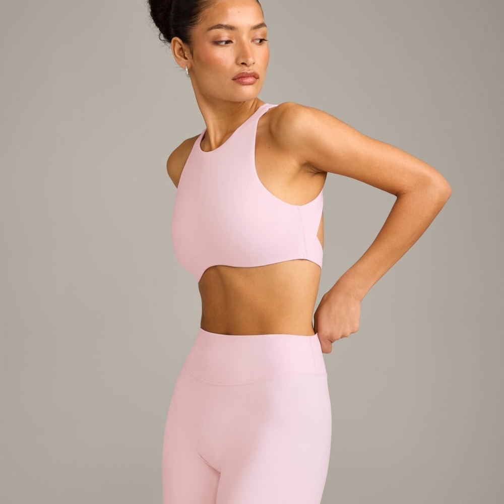 SOFTMOTION™ HIGH NECK SPORTS BRA WITH GRAY LOGO - Picture 2 of 8
